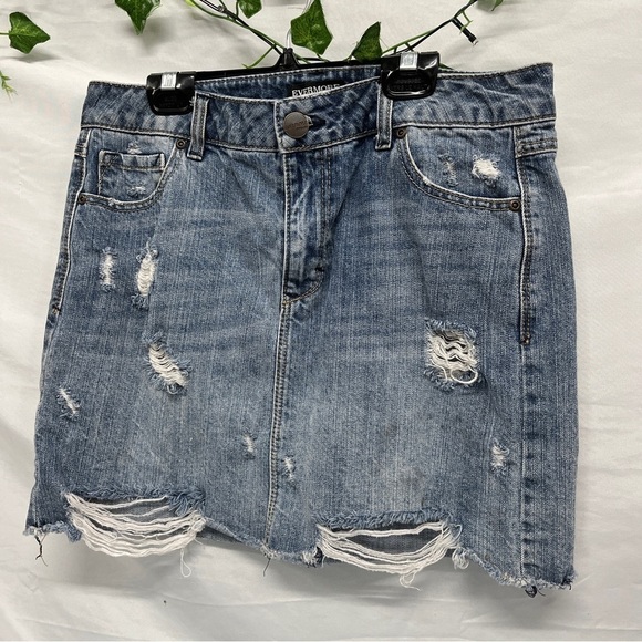 Evermore denim destressed style short skirt size 5 - Picture 1 of 11